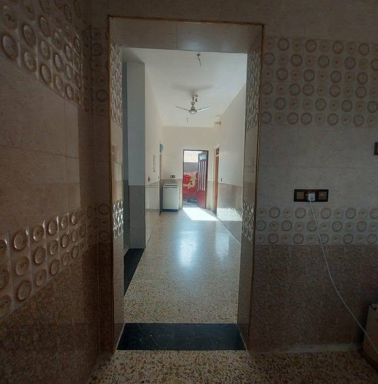 مكتب سومر للعقار،
بيت 300متر للبيع
عنوان البيت/الفلوجة
حي الجغيفي الثانيه مربع اسواق جنه
تفاصيل البيت:
وجه 15 متر
نزال 20 متر
ركن على شارع 10
طابقين 4 غرف نوم
طابق اول:غرفتين وصاله ومطبخ
واستقبال حمام ومنور عدد2
ارضية كاشي
طابق ثاني:غرفتين نوم وصاله وحمام
ارضيه بورسلين،
بناء طابوك،بناء سنة 2020
طابوزراعي صرف تحويل
السعر/200 مليون وبي مجال
السعر يحدد من صاحب العقار
***********
***********
