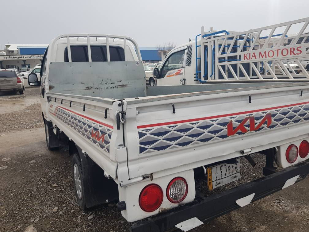 مه كينه 2700
موديل 2012
له سه ر ساخى بوياخه 
بى ليدرانه
هه مو شتى به شه ره 
*********** رانية, السليمانية
