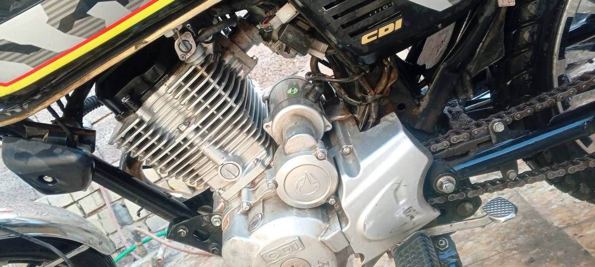 سلام عليكم سولنك مديل 24 للبيع مكينه 200cc لدراجه مكفوله اوراقهة كامله  شلعه معدل كهربائيات كلهة شغاله سلف هندر السعرر 600 وبيهة مجال للشراي
مكاني حي اور. ومتواجد واتساب ***********
