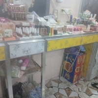 ميز حلاقه مع مرايات 2 السعر 200 وبي مجال  للتواصل   07809702029