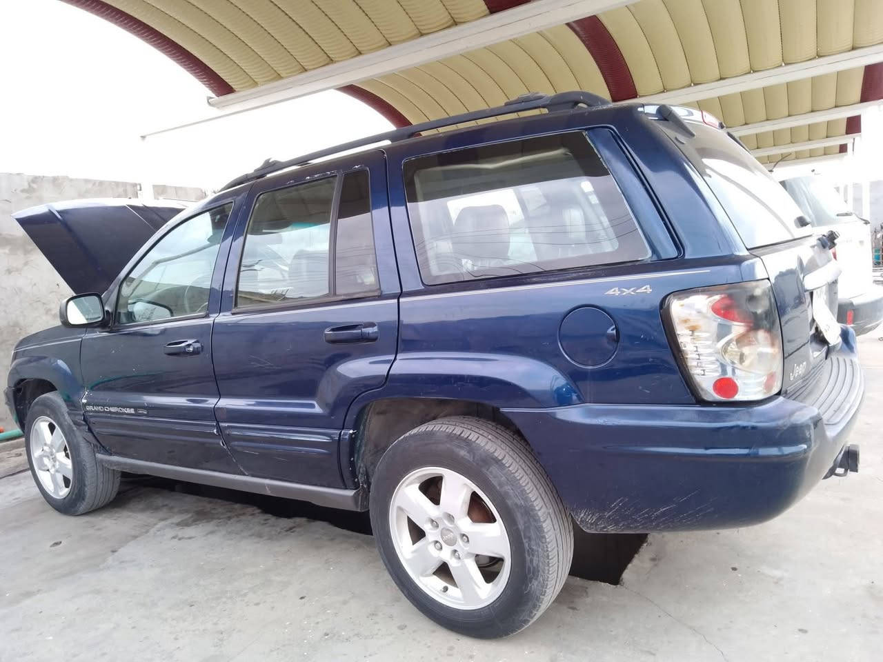 جيب شيروكي للبيع مديل 2000 سنويه لي 27 تنتهي مكينه جديده توهةشادها
تحويل وكاله  رقم  ***********
