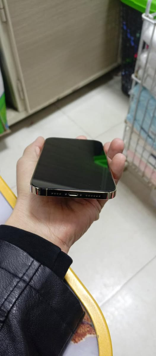 آيفون 12 برو ماكس
ذاكرة 256

بطارية 79‎%‎ بلاد

تك خط شريحة وحدة

نموذج MAA/A شرق اوسط 

ملحقات كاملة ✅

نضافه 100‎%‎ فقط الضهر مفطر مثل ماوضح بصور 

العنوان نجف كوفة ***********
