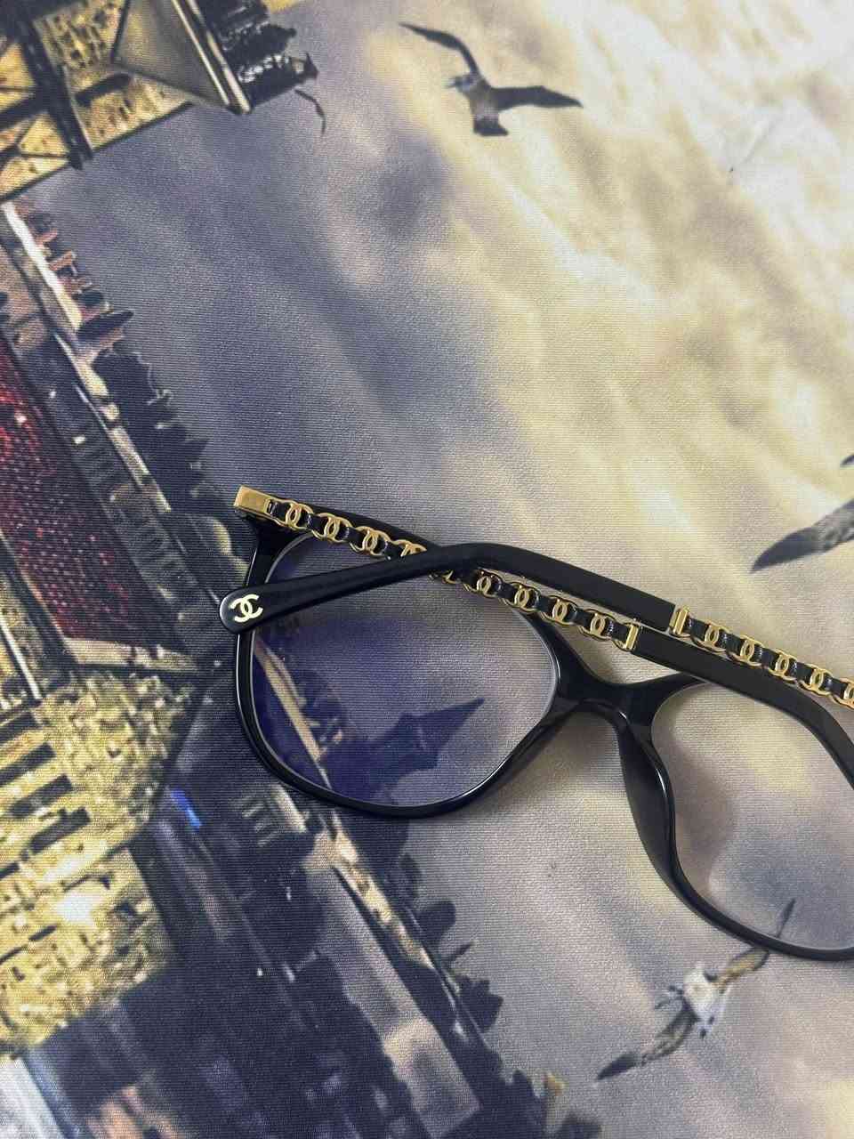 فريم من CHANEL
اورجنال فخم جدا 

زيرو 

نظافه ١٠٠٪؜

قطعه راقيه ومميزه بتفاصيل CHANEL

ايطالي

للحجز والاستفسار خاص


**إذا كنت صاحب هذا الإعلان وتريد حذفه لأي سبب، رجاءا أرسل رسالة إلى الدعم الفني**