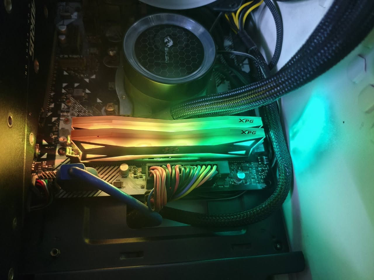 السلام عليكم رامات للبيع
XPG D60G
2X8 =16GB 
3200 MHZ CL16
سعرهن 125 الف قفل
مكاني موصل وعندي توصيل


**إذا كنت صاحب هذا الإعلان وتريد حذفه لأي سبب، رجاءا أرسل رسالة إلى الدعم الفني**