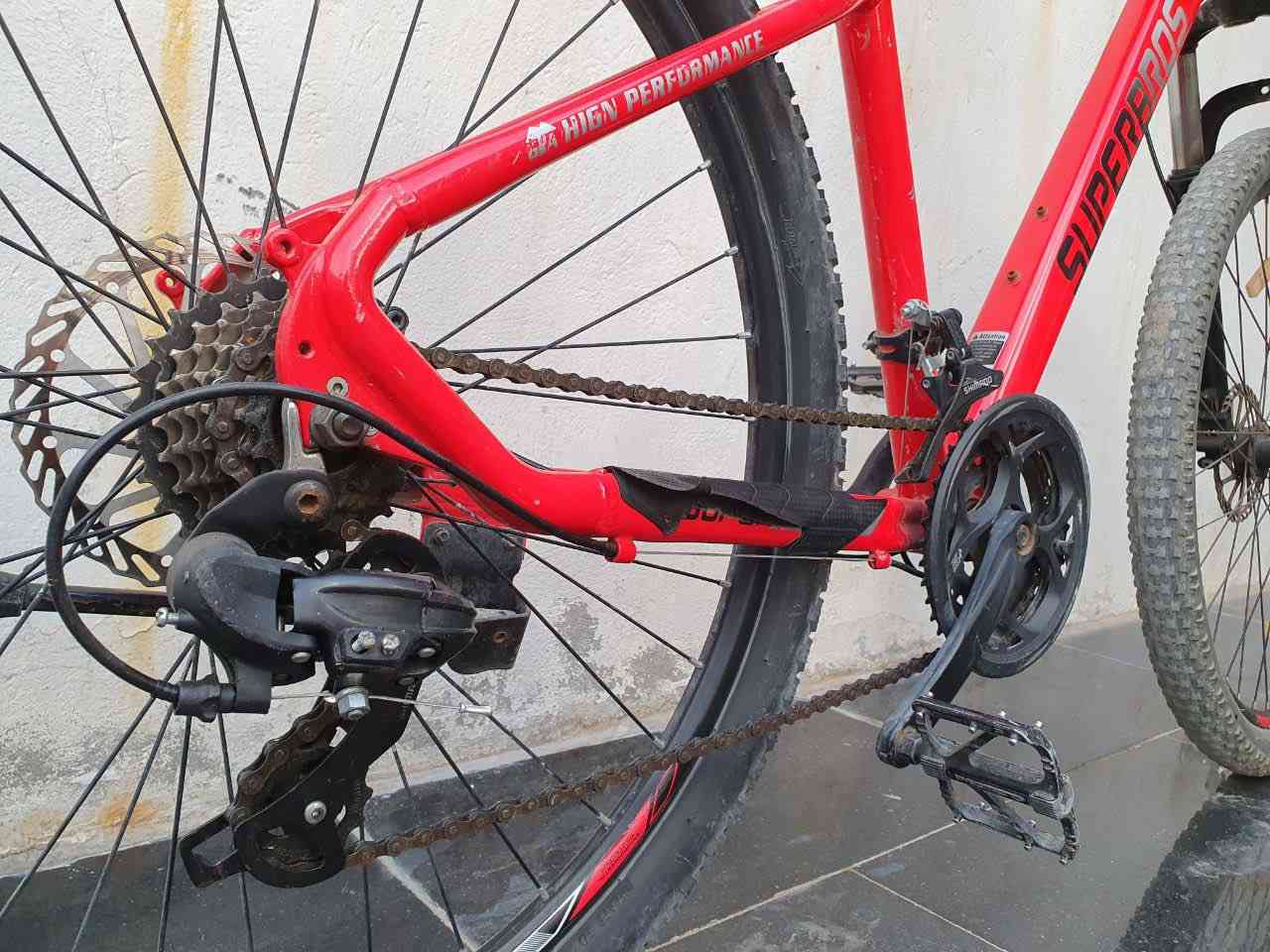 ماركة SUPER BROS
حجم 27.5 
بريكات دسك واير دفن داخل اللشة ماركة Ok
شفترات ماركة SUNRUN 
دشالي امامي 8x3 خلفي سستم شيمانو اصلي 
اللشة حديد 
ركبة ماركة wake الالمنيوم 
ويالة حجم 27.5 فافون 
دبل امامي قفل فتح شغال 
للتواصل خاص او واتساب 
***********
