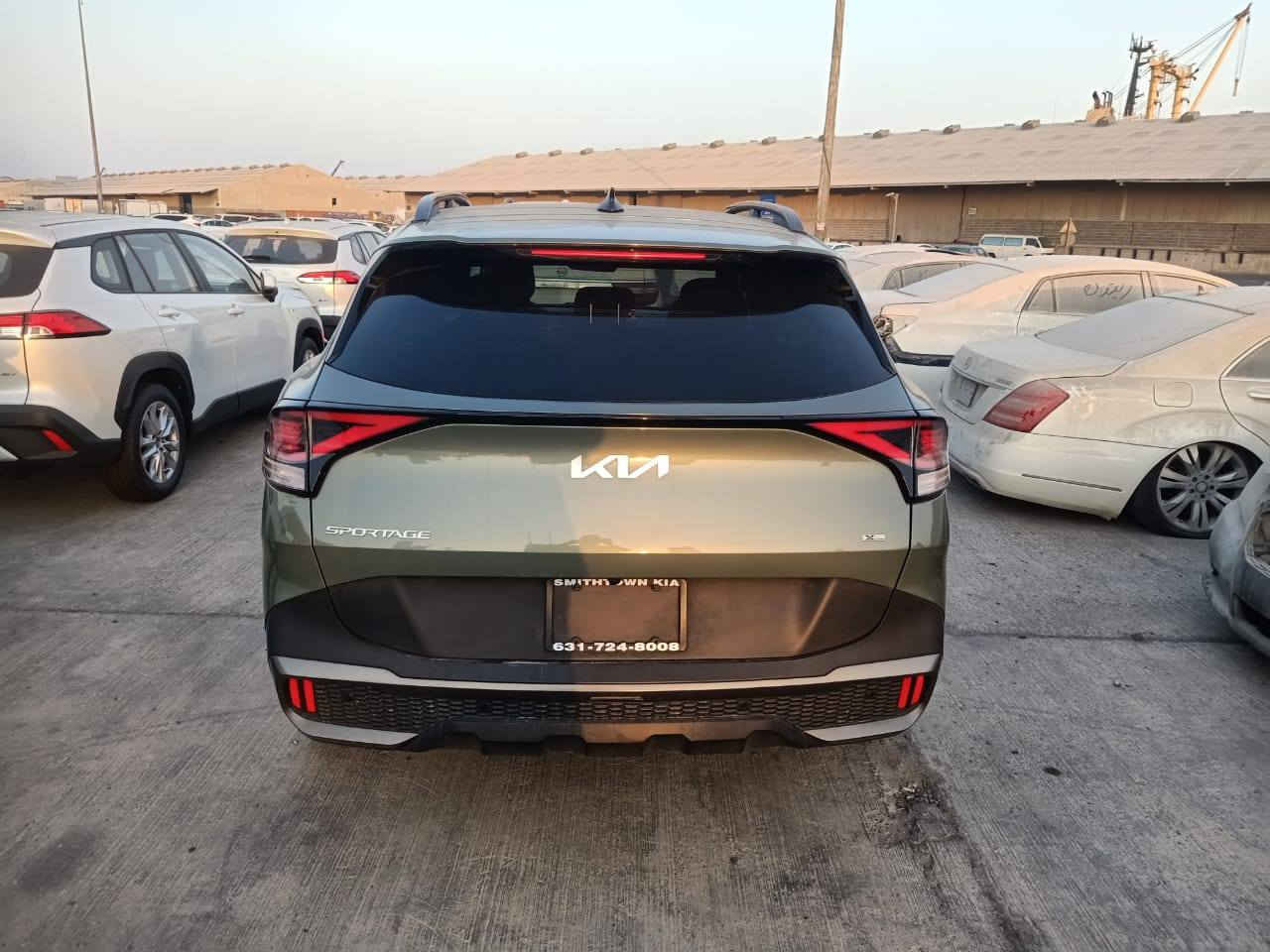 سبورتج امريكي فول الفول خنك موديل 2023 مايحتاج اذكر مواصفات لان فول فئه اكس لاين الحجم الكبير حادثه موضح بلصور رقم ارييل تريد تحويل تريد وكاله هسه وترقيم جديد بشهر العاشر السعر المطلوب 230 للاستفسار *********** ملاحضه السياره جديده ومسويله نانو سراميك احلى من الصور بهواي لان الصوره اول مادخلت
