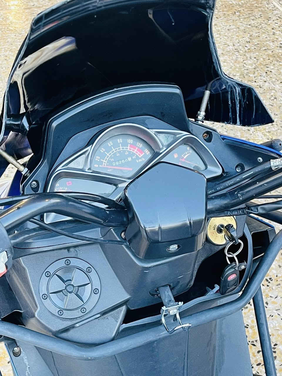 لام عليكم ورحمة الله وبركاتة ً.للبيع دراجة سترونك موديل 2023نضافة كدام عينك ما ناقصها شي مكاني تكريت القادسية السعر 930وبي مجال للشراي ***********
