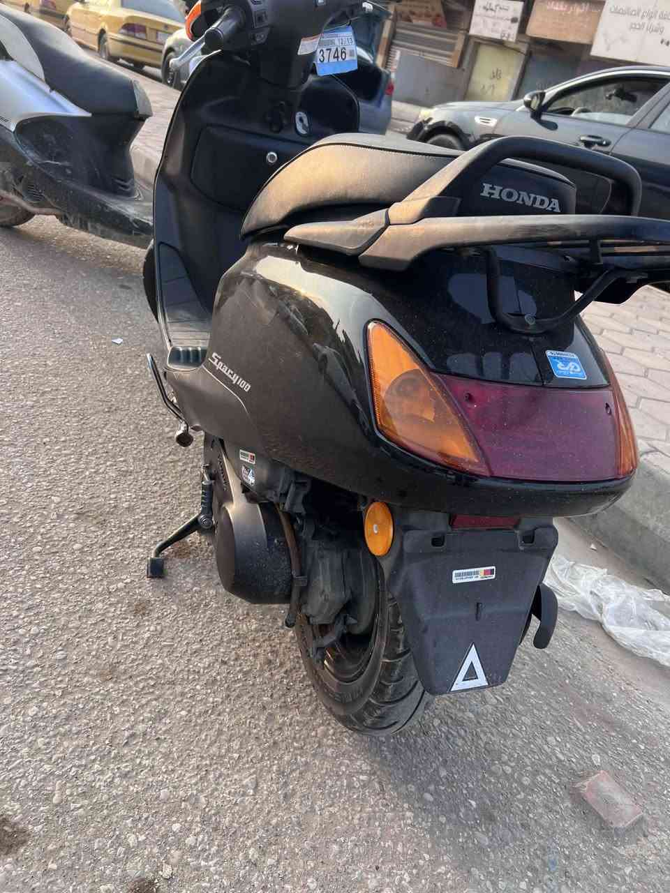 السلام عليكم دراجة سبيسي رمبة مكفولة من كلشي كفرات اصلية دراجة خير من الله مابيها نقص برغي السعر بمليون و350 وبيها مجال خاص ماموجود تواصل ع رقم ***********
