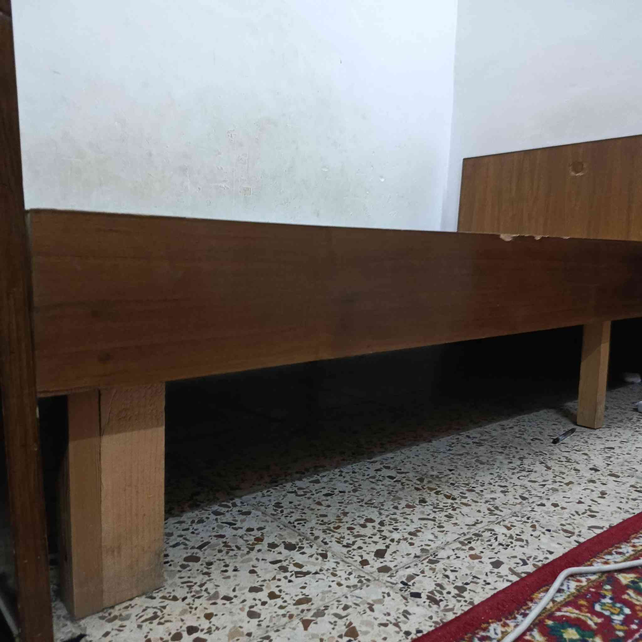 سرير للبيع
خشب صاج تكمة شغل درجة اولى
المكان حي العامل
***********
