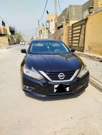 من رخصت الادمنيه  للبيع نيسان التيما 2018 SL  فول مواصفات ما عده الفتح...