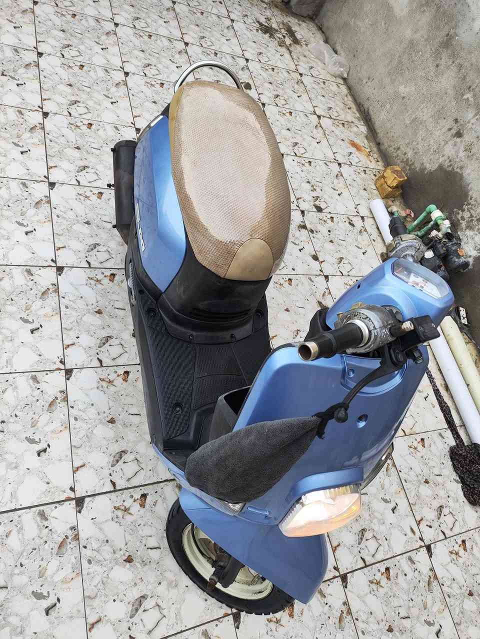 سلام عليكم
ماكس بوليسي للبيع بوشه 55 
سعر 550 وبيها مجال 
عنواني كوت حي الحكيم 
رقم ***********
