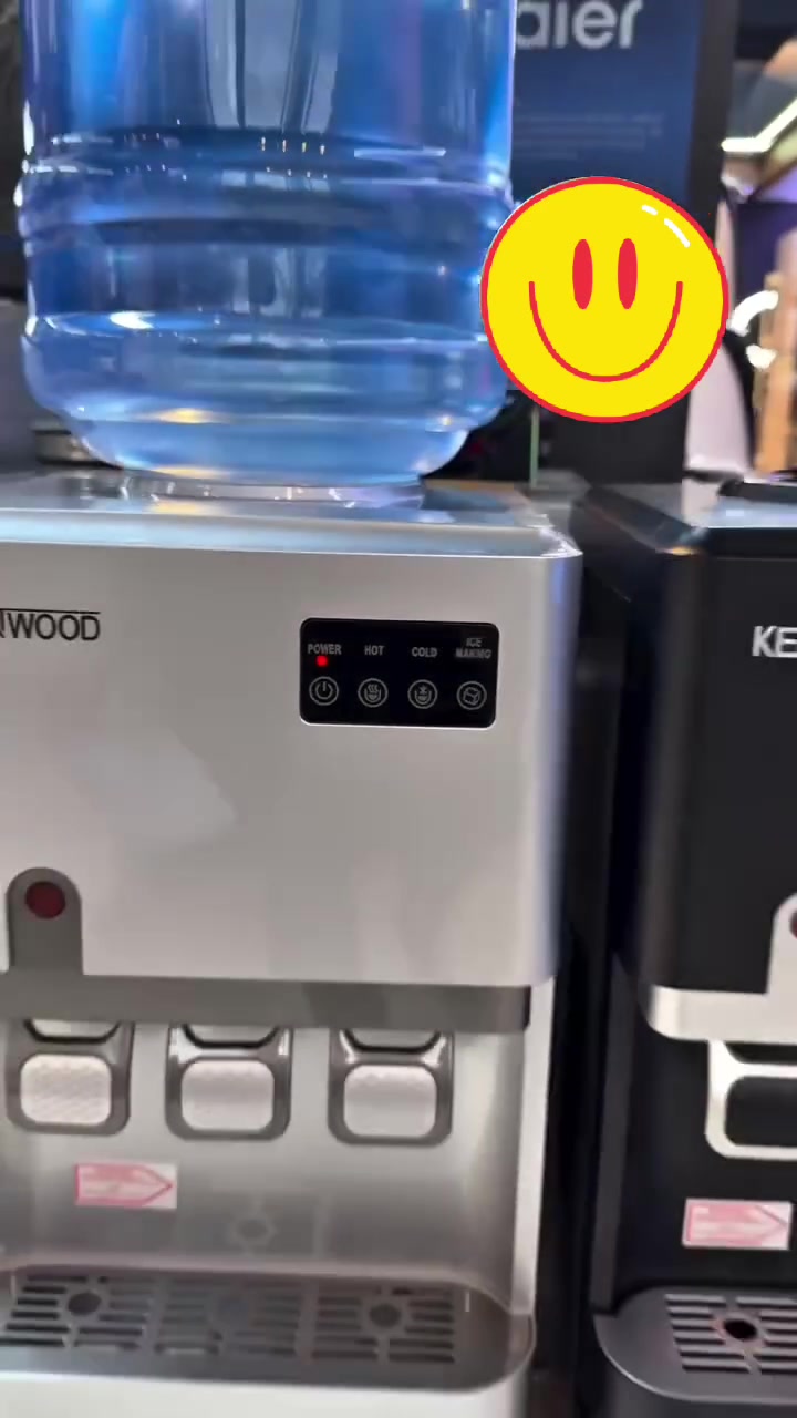 براد كينوود صانع ثلج ❄️🔥

✅ ماء بارد 
✅ ماء حار 
✅ ماء دافي 
✅ صانع ثلج مدمج 

جودة ممتازة وتصميم أنيق مناسب للبيت والمكتب
رقم الهاتف ***********
