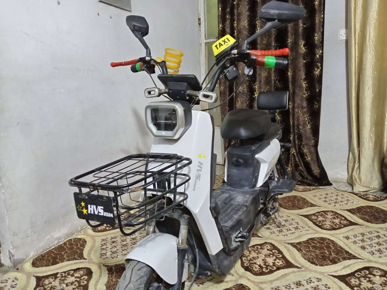 🔌 دراجة كهربائية شحن للبيع
📌 الموديل: HVS 2024
📆 مدة الاستخدام: 5 أشهر فقط
⚡ الاستعمال: خفيف ونظيف
🔋 البطارية: بحالة ممتازة وتشحن طبيعي
🪑 المواصفات:
كرسي خلفي
سلة أمامية
مرايات
إضاءة أمامية وخلفية
مريحة ومناسبة للاستعمال اليومي
✅ الحالة: شغالة 100% وما تحتاج شي
💰 السعر: (500/قابله للتفاوض)
📍 المكان: (بغداد)
📞 للاستفسار: خاص / اتصال
(***********)
