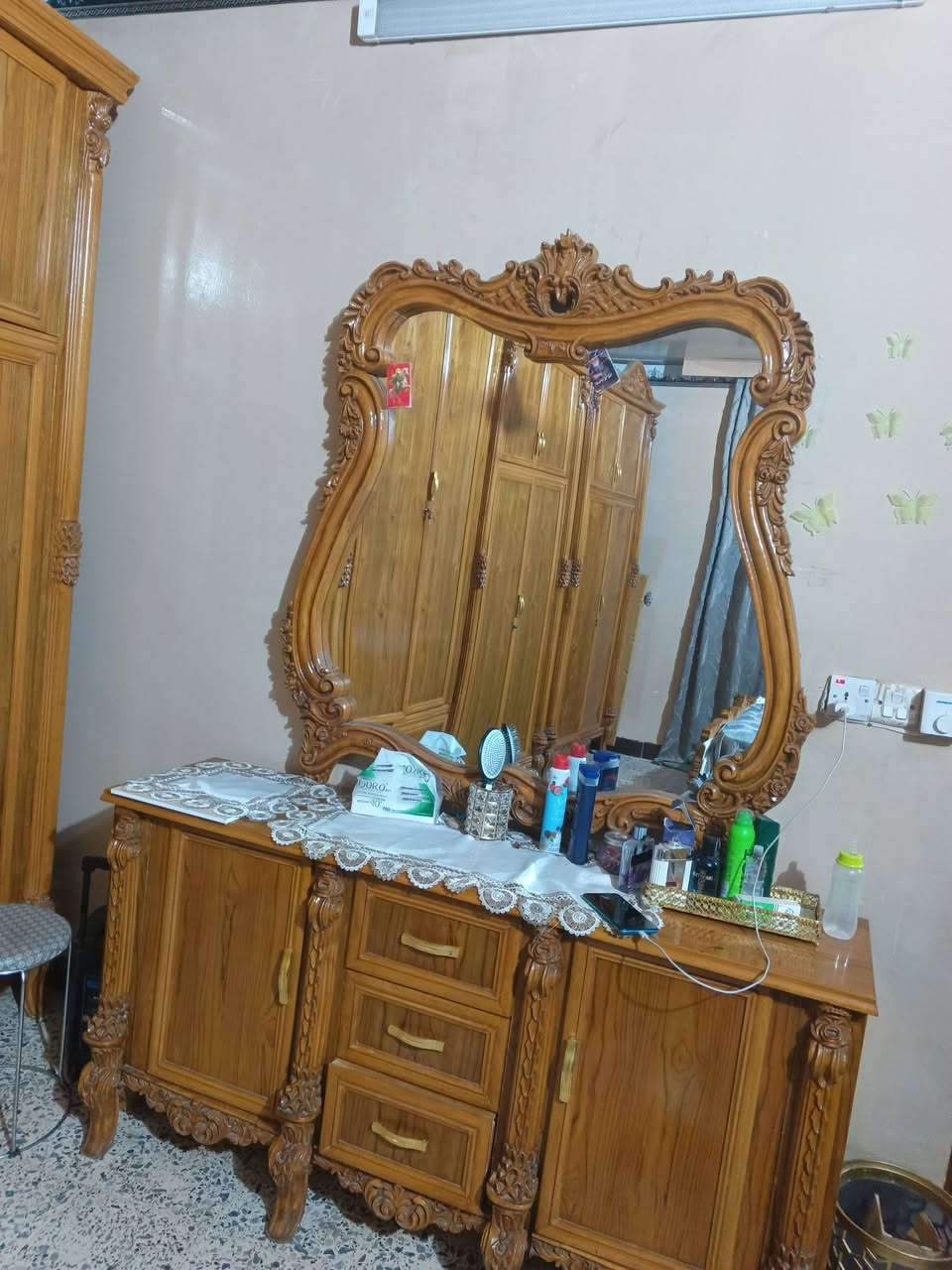 السلام عليكم غرفه للبيع السعر مليونين بيها مجال الاتصال على***********
