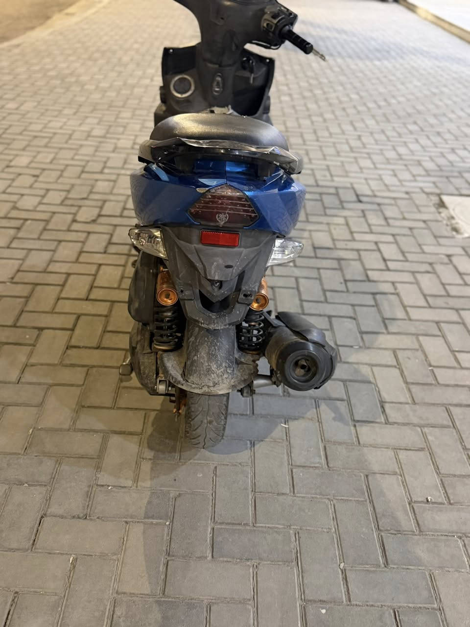 سلام عليكم جي تار مزوده تزويد حلو بيه دبلات خلفي وفراك وبيه دبلات امامي وفلنجه وفج  ملقط ويدات  بريك  نقصه بجمه موجود بس مكسر  المكان كراده السعر ٧٥٠  الرقم ***********
