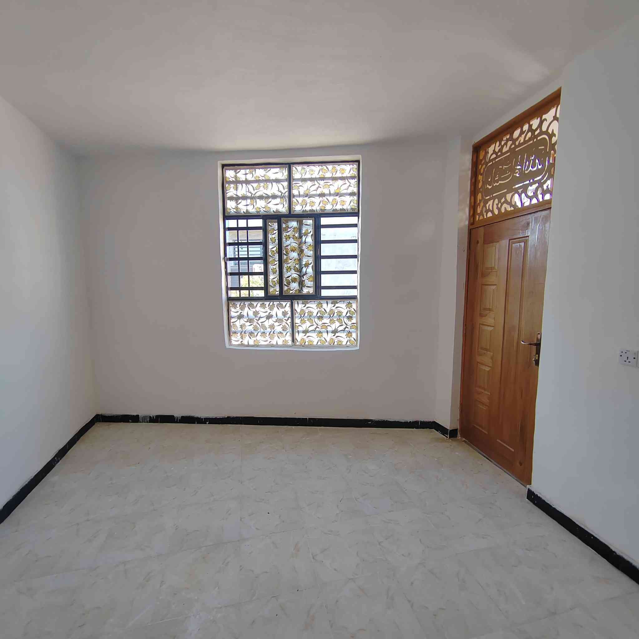 للبيع //
دار للبيع  السعر ٤٥
محتوياته 
غرفه نوم +هول استقبال مطبخ. مجمع صحي
ملاحظه// البيت جديد جديد غير مسكون 
طابو زراعي /سند ٢٥
العنوان بابل ابو خستاوي بجهت المرور عمود 42 شارع الغسل نهايت الشارع الغسل 
السعر جدا مناسب  ٤٥ 
اتصل فقط ***********
