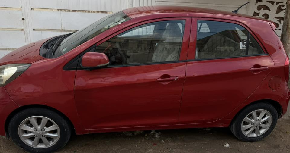 سيارة للبيع
كيا بيكانتو موديلها ٢٠١٤ ورقمها مشروع وطني تنقل ملكيتها باي محافظة . سيارة كاملة شاشة ، مري شفط،مابيها نقص فقط بيها صبغ يم دوسة السائق مقدار اربع اصابع والجاملغ مرشوش. 
سعرها ٩٠ ورقة
مكانها النجف 
للاستفسار الاتصال ***********
