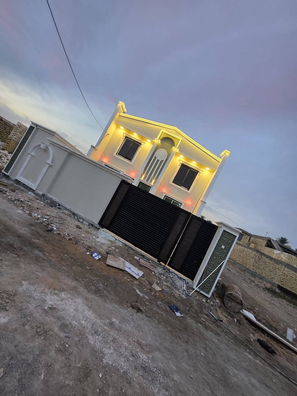 🔹️ كافة التفاصيل داخل الفيديو 🔸️
دار للبيع بناء حديث تسليم مباشر 📌🏘

 المساحة الكلية 200م٢ 

طابو زراعي سند 25 تحويل مباشر 
الموقع : الحلة  واله مدخلين من جهة ، الوردية داخل ،
 قرب مرقد الامام سيد موسى 
قريب على حي الجزائر والمدخل الثاني من جهة الدولي السريع مقابل محطة الحضاره  
 للأستفسار 
***********
***********
