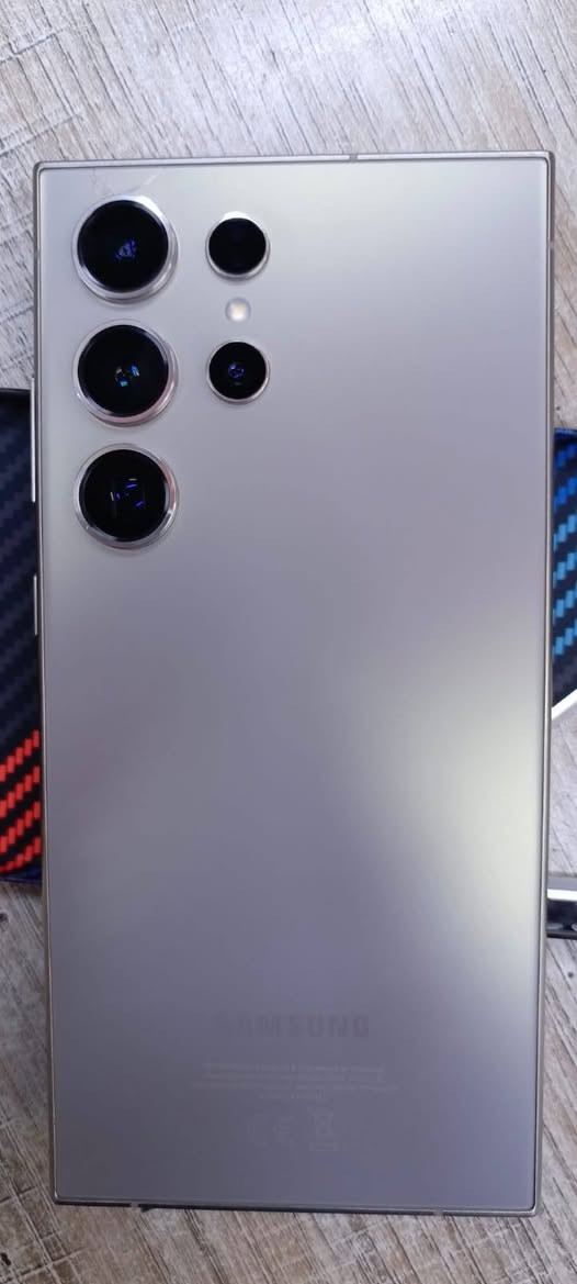 اس 24 الترا لبيع جهاز نظيف حيل غراضه كامله 900 بيه فطر بالضهر فوك قليل وبيه مجال لون تيانيوم ذاكرة 256


**إذا كنت صاحب هذا الإعلان وتريد حذفه لأي سبب، رجاءا أرسل رسالة إلى الدعم الفني**