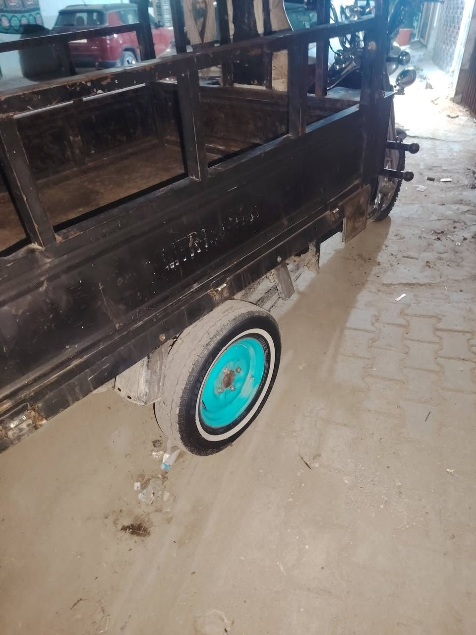 سلام عليكم ستوته امتيار مديل ١٩ اوراق اصولي كفاله مكينه برغي مامفتوح منهه قبل شهر مشدوده كهربايات كلهه جدد قبل يومين شادهن هورن سلف هندر كله شغال تواير خطه دبلات ٩٥ كير بوكس نجوم طيور كله بيهه ***********
