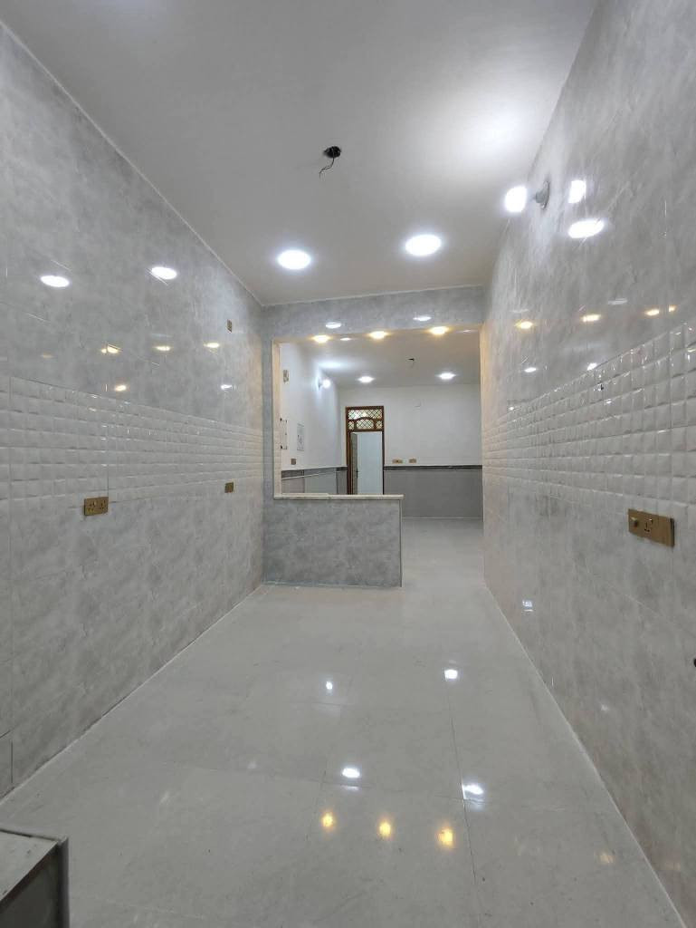 🏡 داران الــبــيـع حي مـغـــربـــه 🏡
خلف شارع الأمني قرب مدرسة الغزالي 

    المساحه (125 متر /125 متر

       يتكون الطابق واحد  
  🏡 غرفه نوم وصالة+دبل فاليوم 🏡
واستقبال ومطبخ وصحيات خارجية وداخلية 
  للاستفسار مراسلة الصفحه او الاتصال
على الواتساب (📲*********** عمارة, ميسان
