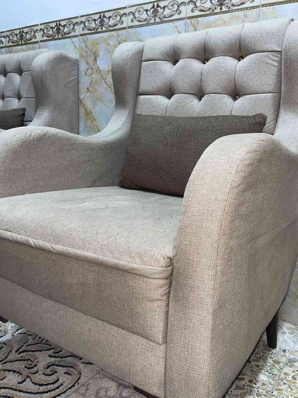 نص تخم  .. نظيف جداً
للبيع بسعر 275 وبي مجال بسيط 
البلديات شارع المرور
***********
