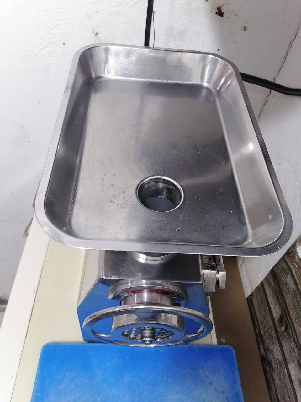 براد ايگور للبيع 
شرط الشغل 
مع مثرامة لحم المانية 
للبيع 
مكاني واسط الموفقيه 
***********
