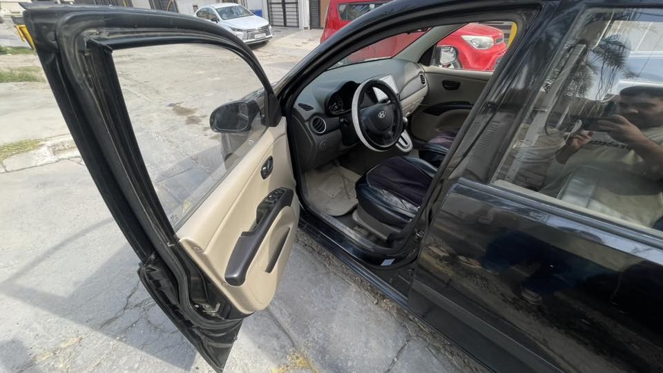 سلام عليكم 
هونداي i10 
خليجي 
ماشية ٥٧ كم 
رقم بغداد تحويل ثاني يوم 
هذا سونارهة
وسعرهة ب 75وبي مجال 
مكانهة حي جامعة شارع ٦٦
للتواصل على رقم ***********
على الواتساب حصرا
