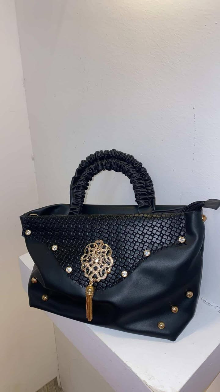 القطعه ب٣ الف فقط جديد تصفية محل


**إذا كنت صاحب هذا الإعلان وتريد حذفه لأي سبب، رجاءا أرسل رسالة إلى الدعم الفني**