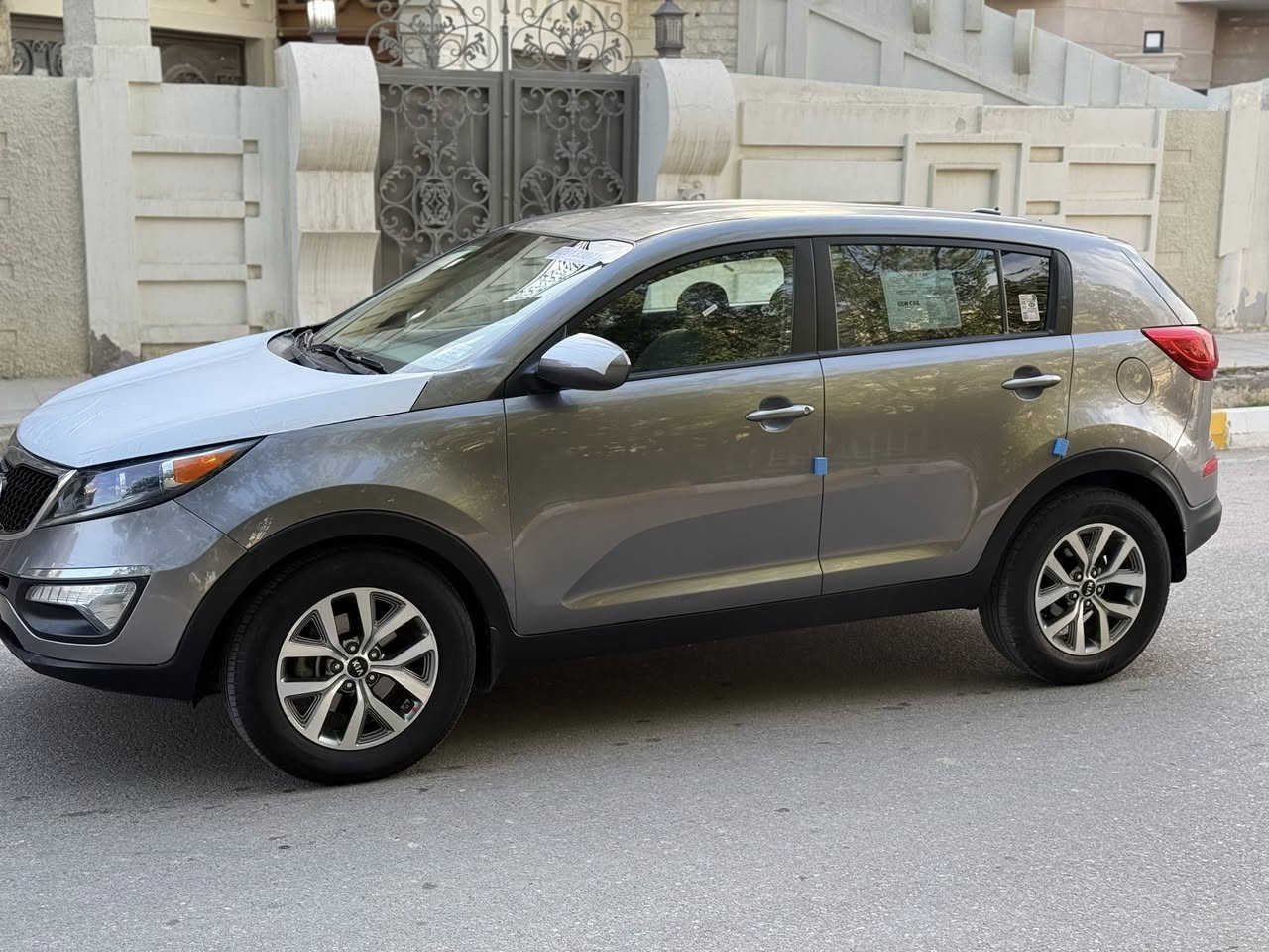 السلام عليكم بيع او مراوس
سبورتج 2016 وارد امريكي ضررها بنيد فقط وباقي كفاله حره مداور ثاني يوم محرك 2400 لاتنقيص لاتبخير نص فول السياره تبريد قطعتين تحكم ستيرن ومثبت سرعه ليد امامي وباقي مواصفات جاهزه تخم تاير حداديه تبريد 
السعر:132 وبيه مجال 
مكان السياره :الناصرية :مركز
***********
