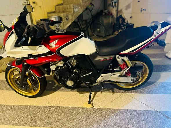 سيبي فور موديل 2012 كفاله عامه  لاستفسار اكثر اتصال ***********
