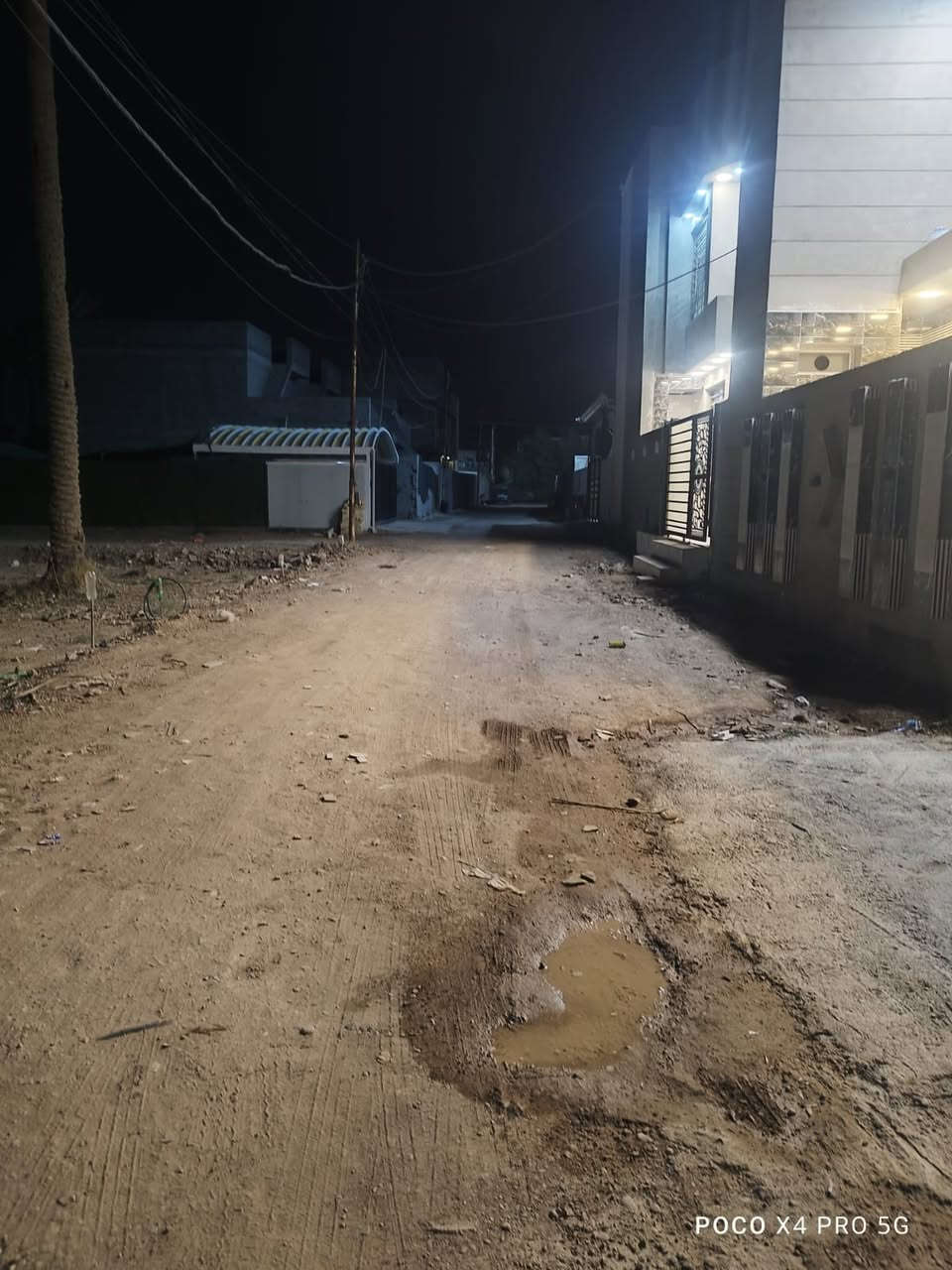 بيت حديث البناء للبيع

📐 المساحة: 170 متر
🏠 عدد الطوابق: طابقين
📏 الواجهة: 11 متر
تفاصيل البيت:
4 غرف نوم
صالة كبيرة
مطبخ واسع (4 × 4)
استقبال كبير (4 × 5)
تصميم حديث وتشطيب جيد
الموقع: 📍 الدورة – مدخل هور رجب
مجاور أفران الزيتون
منطقة مخدومة بالكامل (ماء، كهرباء، مجاري)
الملكية: 📄 طابو زراعي – سند 25
💰 السعر مناسب وقابل للتفاوض
📞 للاستفسار التواصل خاص أو اتصال
(*********** ابو فهد)(***********ابو علي)
