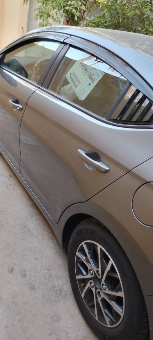 السلام عليكم
النترا موديل 2018 أمريكي اضرار البنيد فقط 
السعر 123 وبيها مجال قليل 
العنوان/ بغداد قرب جزيرة بغداد السياحية 
الرقم /***********
