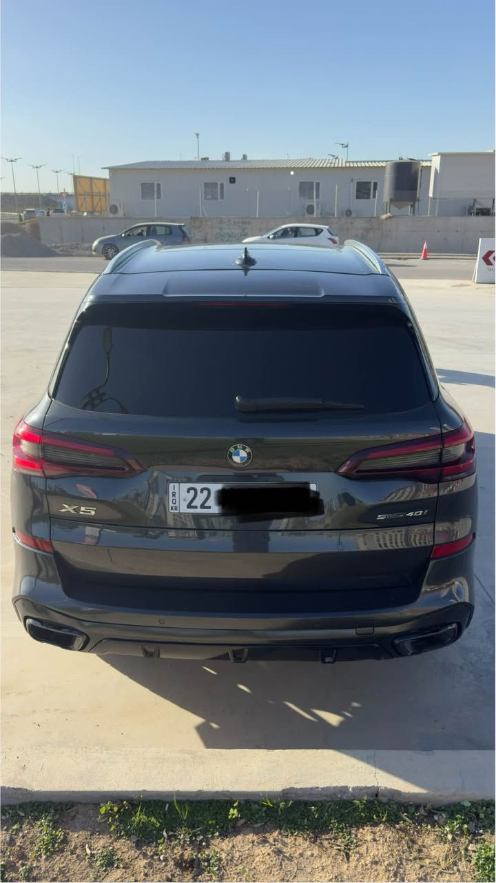 السلام وعليكم … 
للبيع BMW X5 40i 

***********
*********** 
 
السياره موديل 2023 
محرك ٦ سلندر توربو 
سيارة وارد امريكي 
سياره كلين بيها تعديل بارد بسيط تقريبا شبرين فقط
بدون ايرباك بدون دواخل بدون تبديل بدون فتح 

بانوراما 
٥ كاميرات 
٣٦٠ حساسات + نقطه عمياء 
داتاشو HUD 
اناره داخليه عده الوان 
تشغيل عن بعد
‏Autopark 
‏Auto hold 
‏Auto start/stop 
‏Auto reverse 
تحديد مسار 
نظام مانع اصطدام امامي وخلفي 
ستيرن بي تنبيه هزاز 
دبل صندوق كهرباء وبحركه الرجل يفتح وينسد 
لايتات ليزريه بلادي وادابتڤ 
ماوس وكير كرستال بلادي 
كشن جلد وكهرباء وخزن وهيتر 
ويل تو سايز 
سياره ماشيه ٥٠ الف 
سياره بدون مصرف عدا دهن وبانزين 
رقم اربيل + السياره باربيل 
السعر : ٤٥٥ وبي مجال 
معلومات اكثر : 
 ***********
*********** أربيل, العراق
