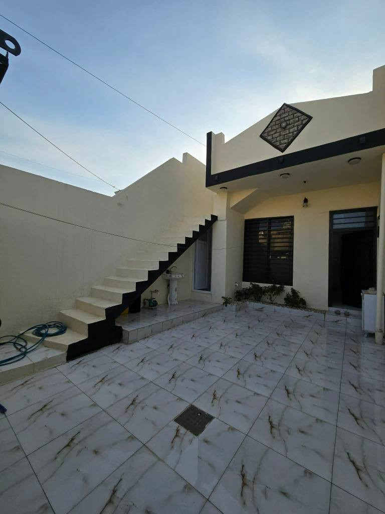 السلام عليكم بيت للبيع 110متر رقم مقابل ملعب شورجة عل سايد بنجا علي قرب انشائيات شيخة بيت قريب شارع عام ومنطقة فول خدمات والبيت بناء حديث فول سيراميك وسقف ثانوي بي غرفة نوم وهول واستقبال ومطبخ وصحيات السعر 45مليون كركوك, العراق


**إذا كنت صاحب هذا الإعلان وتريد حذفه لأي سبب، رجاءا أرسل رسالة إلى الدعم الفني**