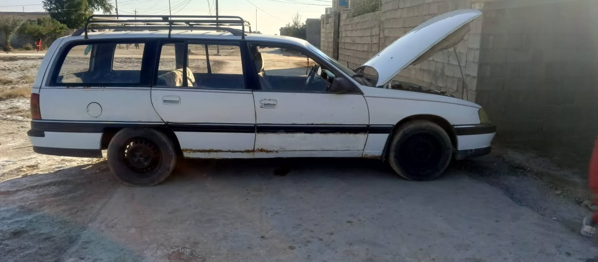 السلام عليكم ورحمه الله وبركاته مكلف بالنشر سياره اوبل استيشن موديل 1991سيارة رقم  باسمي تحويل ثاني يوم سيارة بلادية بدون صبغ وضربة السعر 30 وبيها مجال حك الجية مكان السيارة ديالى ناحية كنعان الاستفسار ***********
