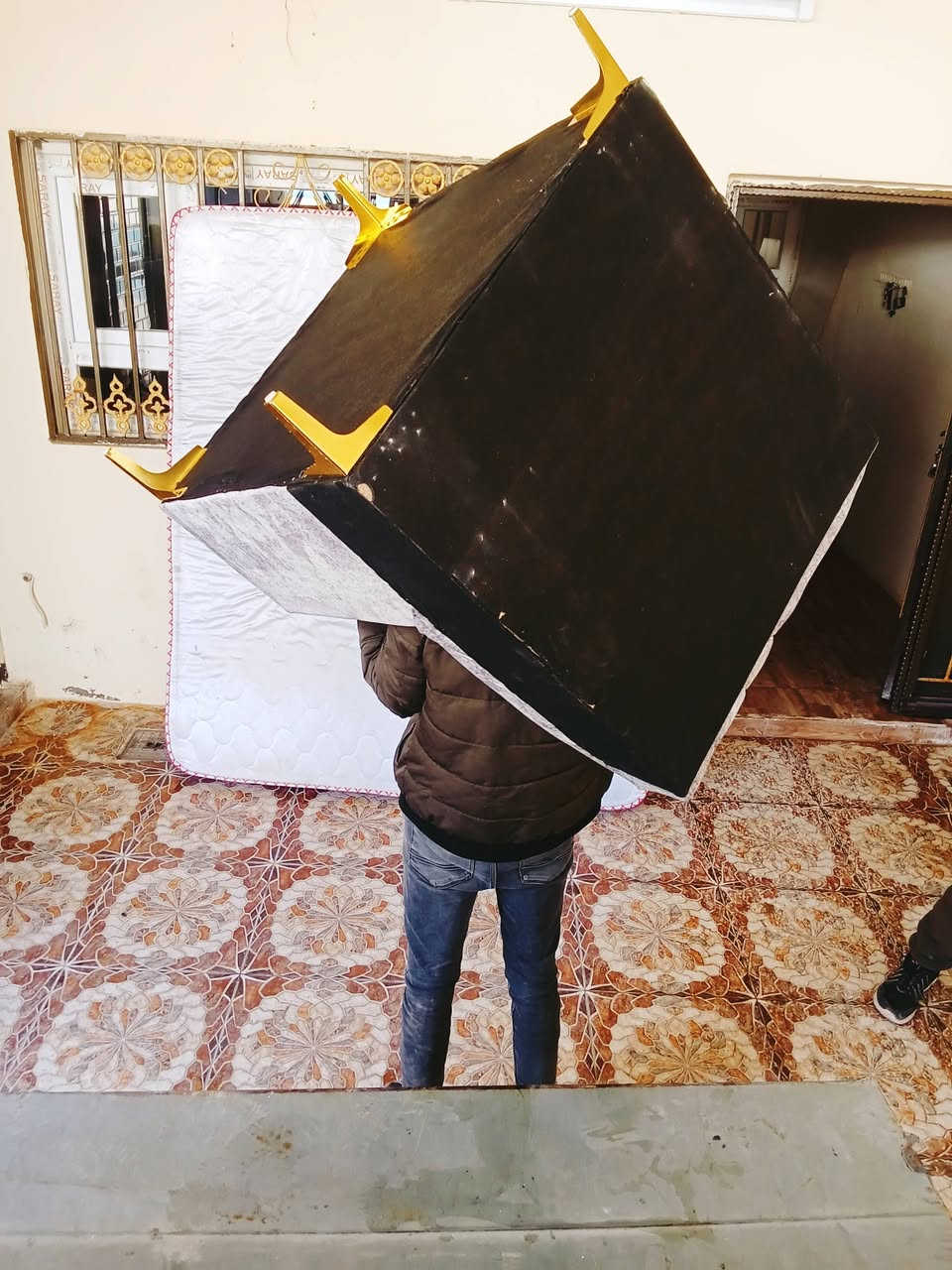 كروب الجبوري لنقل الأثاث وتحويل بيوت داخل كركوك *********** كيه وكادر متكامل تصفيط  وترتيب حسب الطلب نجار فتح وشد وتصليح كافه أنواع الأثاث اتصل ونجيك للباب خلال دقائق ننقل اثاثك ونحول بيتك ونشد كل غرف النوم والكاونترات والسبالت للستفار خاص أو اتصل ع واتساب *********** وحياكم الله بخدكتكم دائماً وابدآ
