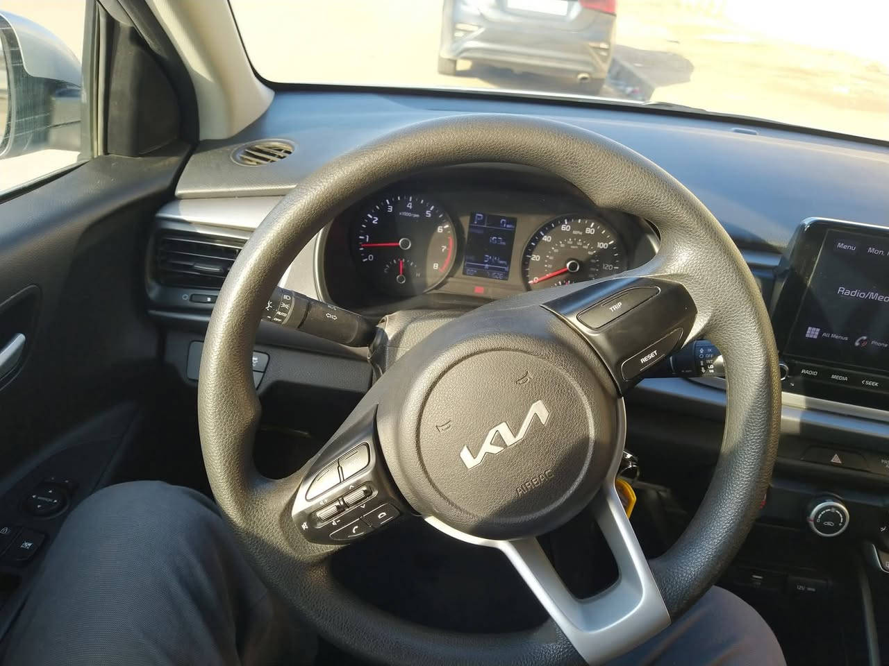 كيا ريو 2023 LX
السعر 120 وبيها مجال
الضرر مبدل باب النفر اصلي كصه
مرقم اربيل باسمي
محرك 16 دوش
مكان السيارة موصل
***********
***********
