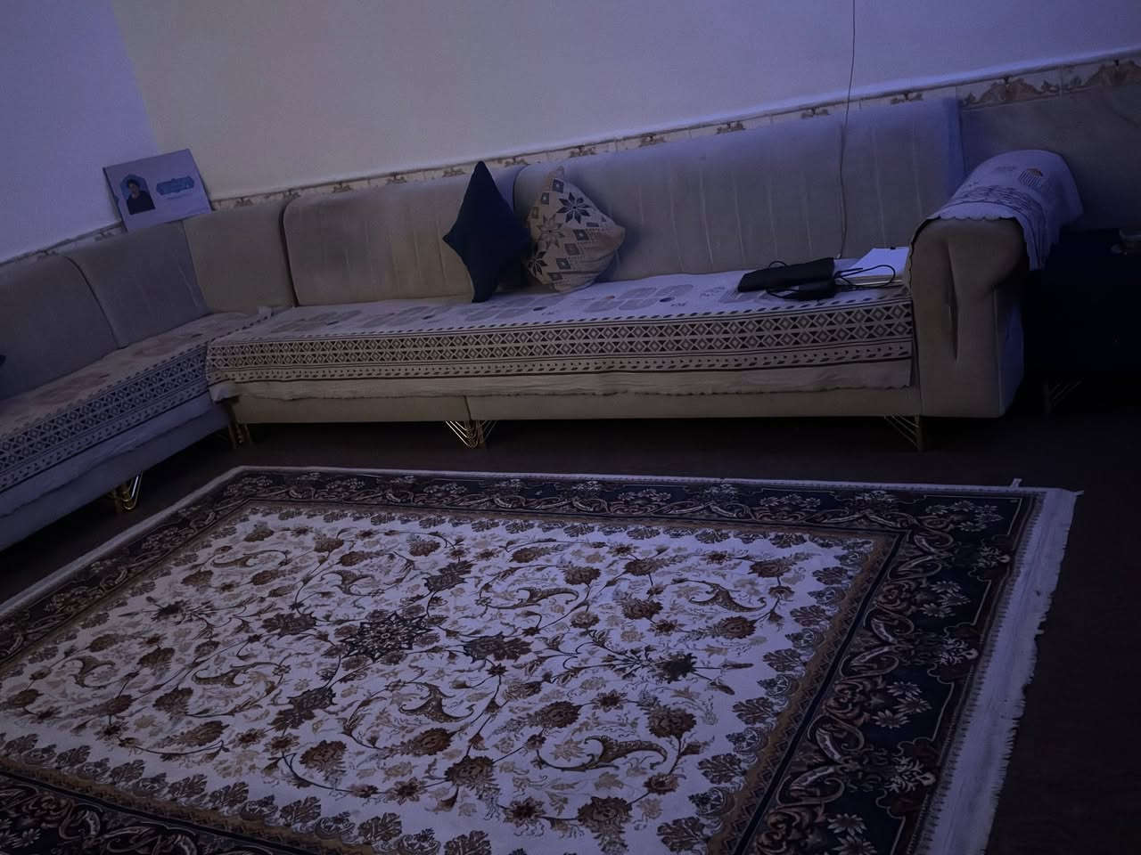 قنفات للبيع 
البصره زبير 
***********
