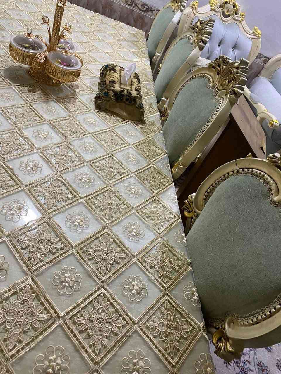 السلام عليكم
تخم قنفات 10مقاعد  وميز طعام زان درجه اولى 
علق واكتبلك السعر
***********
