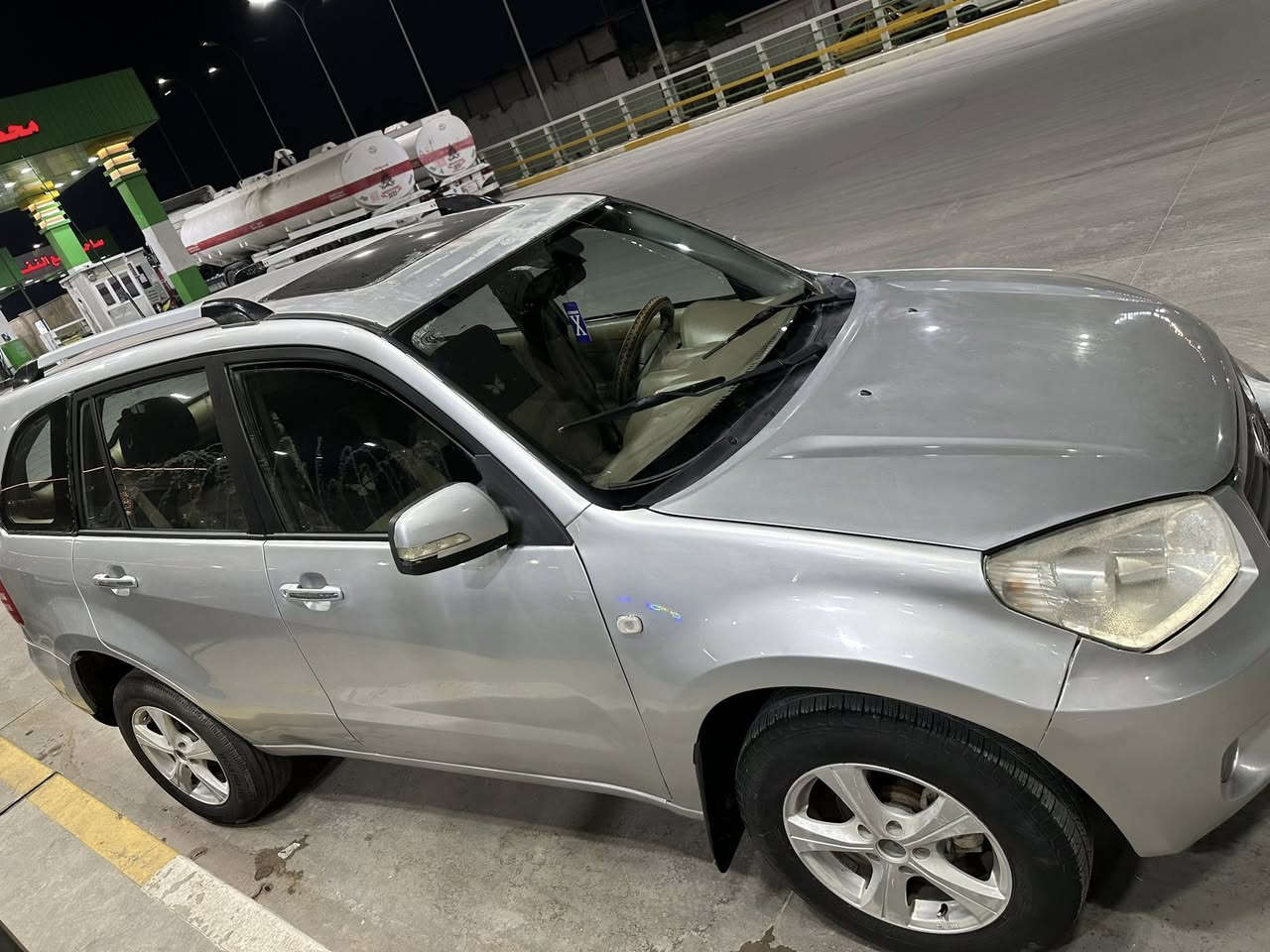 السلام عليكم للبيع جون وي موديل 13 صيني مجموعه ياباني من مكينه وكير مسيوبيشي سياره بسمي كتابه اسويلك وكاله ام الباركود السعر 38 مكان بغداد***********
