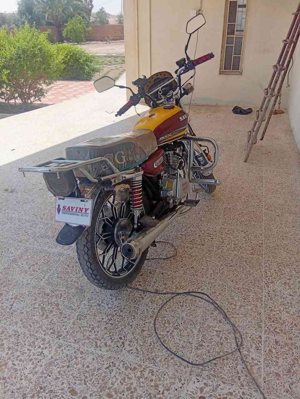 سيفان 25 باب اول دراجه نضيفه متحط عليها ربع والسعر ما طابه سوك اوراق شاشه تواير  دبلات كله نضيف
الشراي يتصل ويجي يشوفه مكاني فياضيه مفرق الفوسفات عاجبك اتصل واذا ادور اسعار اعبر المنشور
***********

