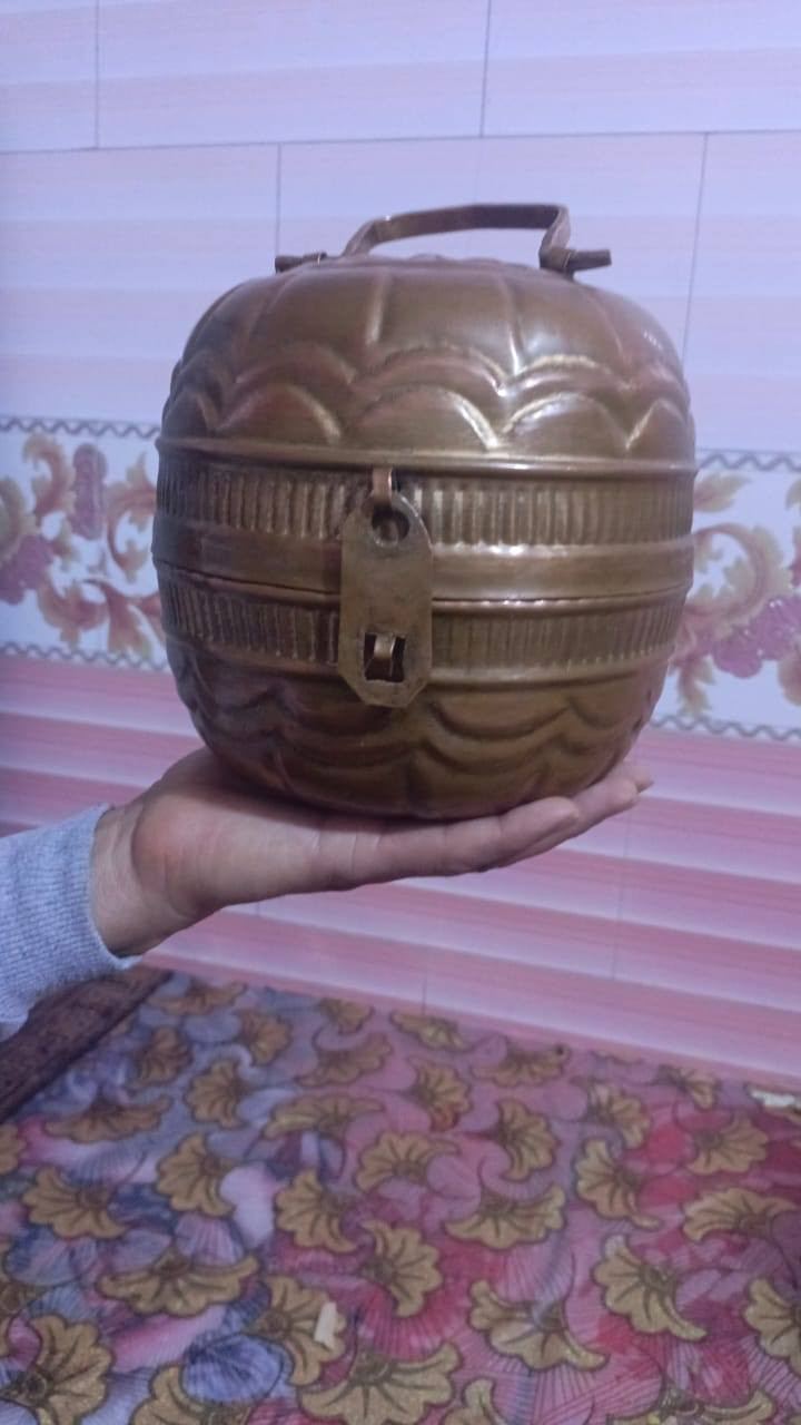 السلام عليكم ،،، ركية حمام نحاس قديمة جدا قياس 21 سم نظيفة يوجد توصيل لجميع المحافظات


**إذا كنت صاحب هذا الإعلان وتريد حذفه لأي سبب، رجاءا أرسل رسالة إلى الدعم الفني**