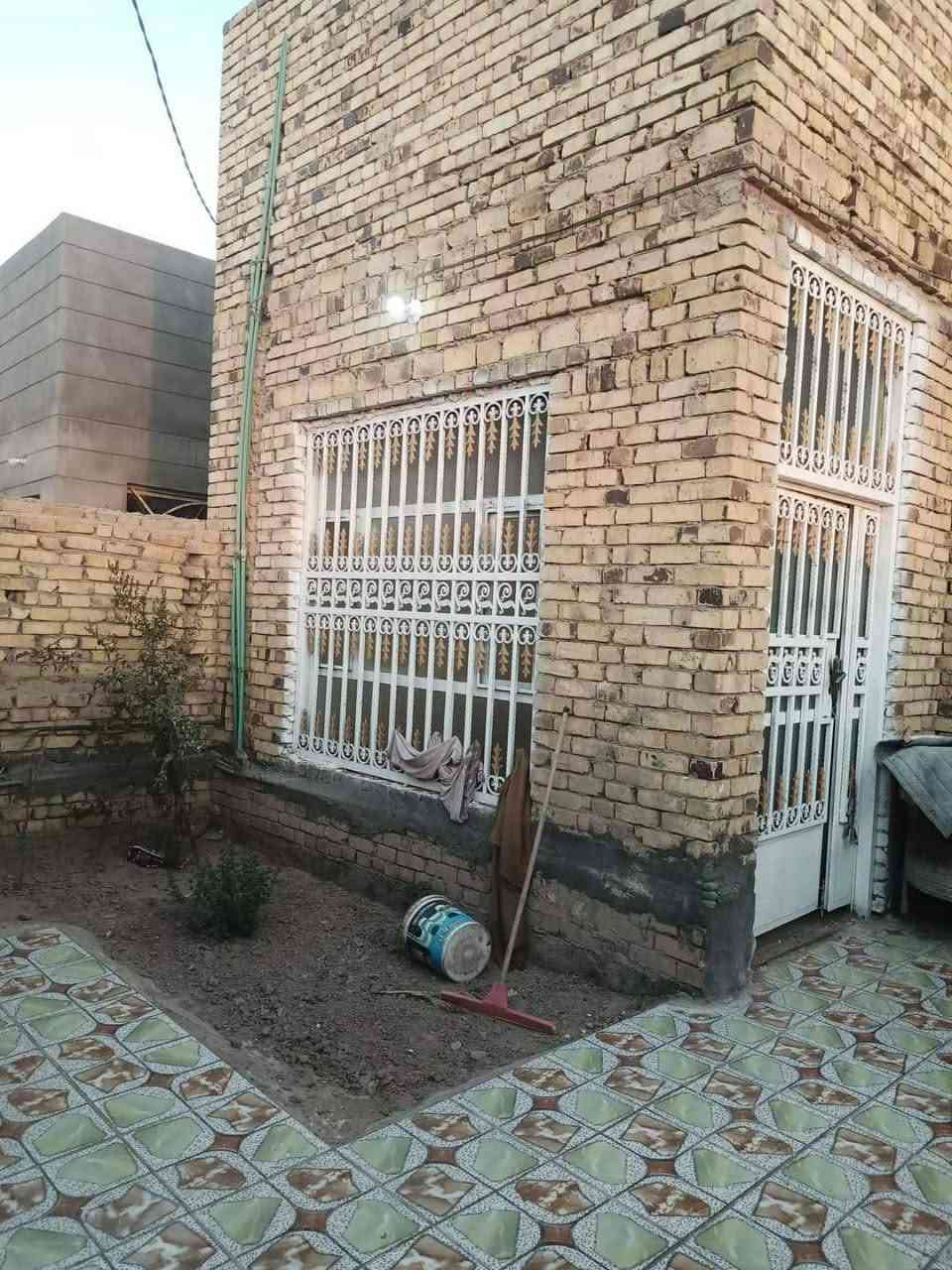 🏡 بيت للبيع 🏡
فرصة مميزة للسكن 
 وموقع ممتاز 

📍 الموقع: __ الشافعية  سايدين شافعيه
قرب باقر العلوم 

يتكون من 
غرفتين نوم
استقبال
 ومطبخ
 وصاله 
وصحيات
📐 المساحة:  150م طابو صرف
💰 السعر: 65 وبي مجال لشراي
للاستفسار والتفاصيل:
📞 ***********
✨ معكم دائماً للتميز العقاري ✨

