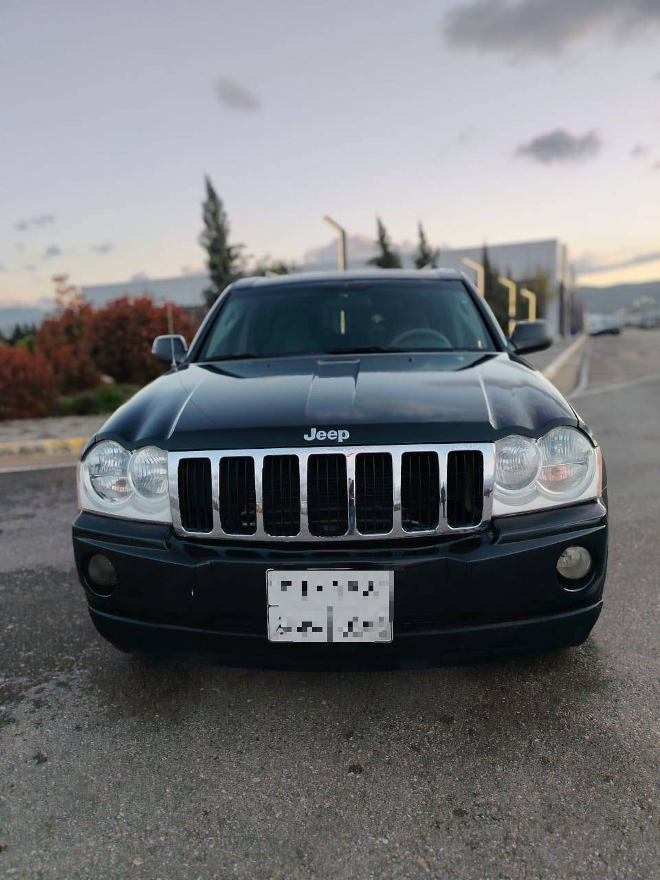 جيب لاريدؤ مؤديل 2006يه ك جه مه له غى بيشه وه  بؤياخ بيناوكرتن قرجيشى نيه ساردو چالو  شووختيشى  نيه   كير مه كينه و ده بل ئه كسل به شه رت ساردو كه رم  ئاوينه كاربى كوشن كاره بى  سه ياره كه زؤر زؤر تازه يه هه موو كيانى بيلاده سه ياره كه له سليمانيه   سحرى ٨٧كه لا معامه له ى كه م   *********** السليمانية, العراق
