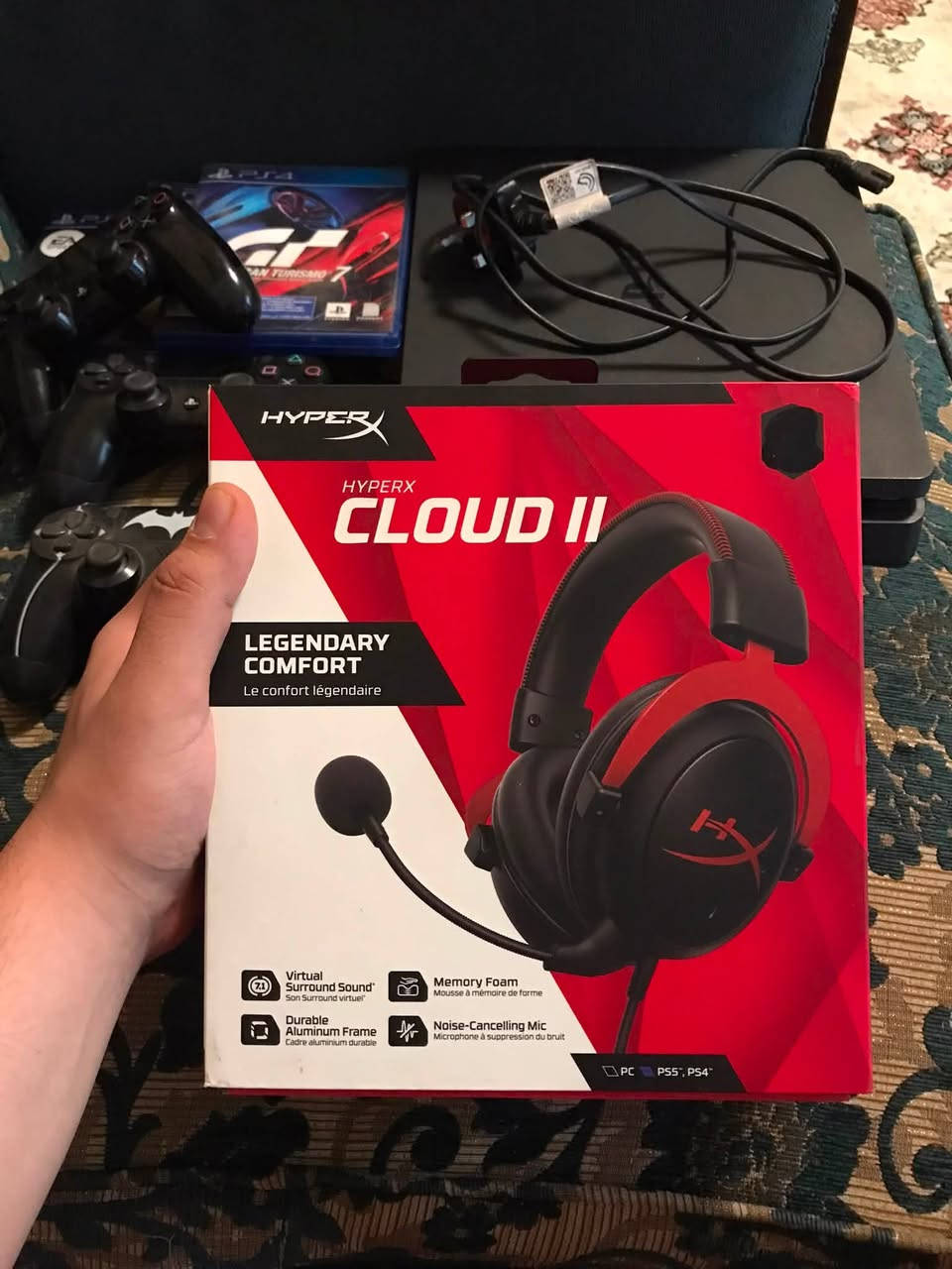 بلي فور سلم
النظافه 80%
+the crew 2
+gran turismo 7
+fc24
3 يدات 
+سماعه hyperx cloud 2
السعر 300 الف ويه السماعه 
بدون السماعه 250 الف
واتساب ***********
