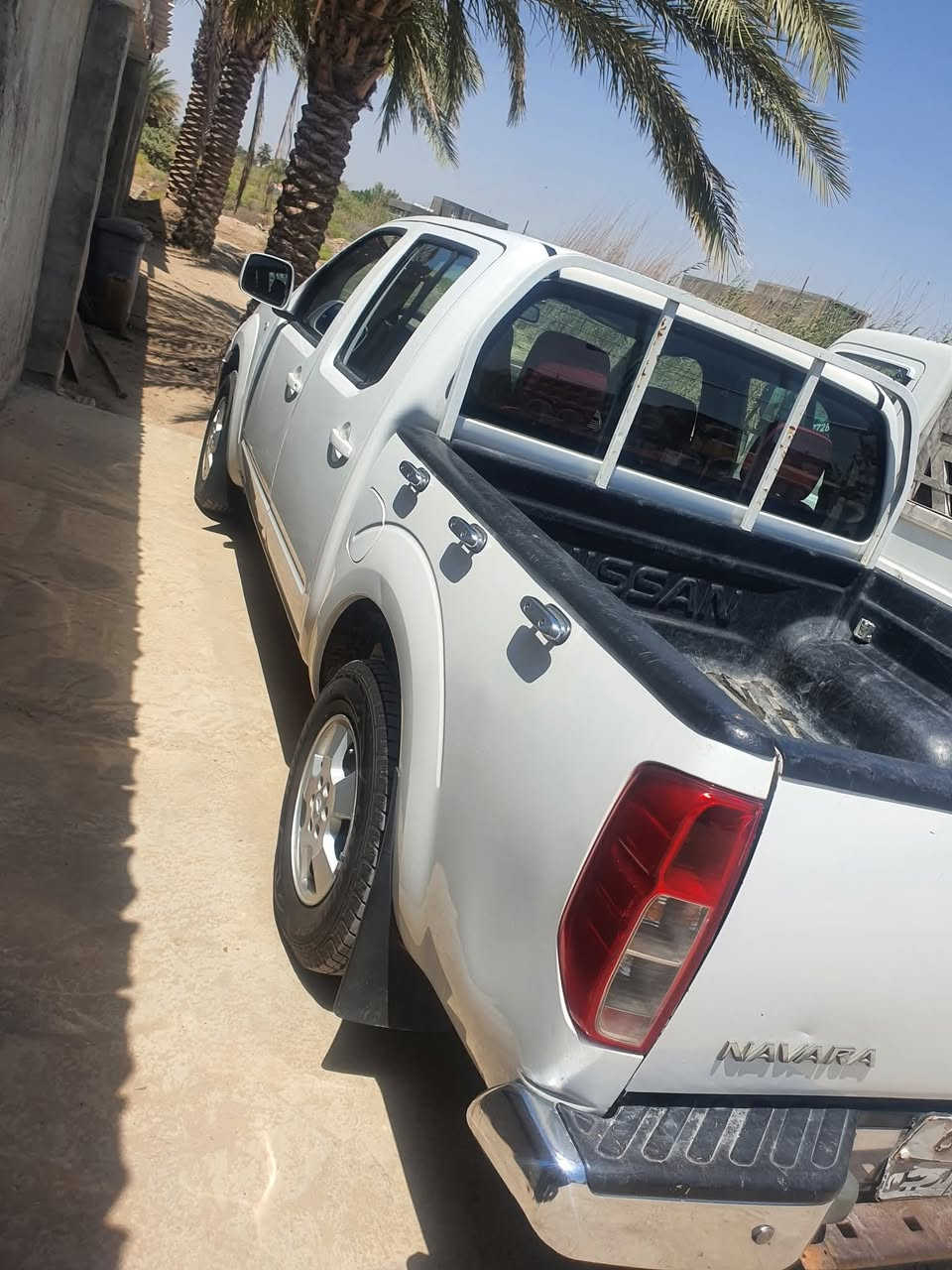 اسلام عليكم للبيع نيفارا موديل 2014 سياره جاهزه تخم تاير جديد سياره حلوه ونصيفه مواصفات LE للاستفسار الاتصال على الرقم ***********
