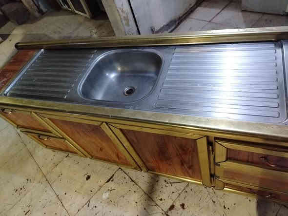 للبيع كونتر سنك مترين نضيف شغل تقيل سعر ١١٠ بي مجال *********** اسيا *********** مكان رشيديه
