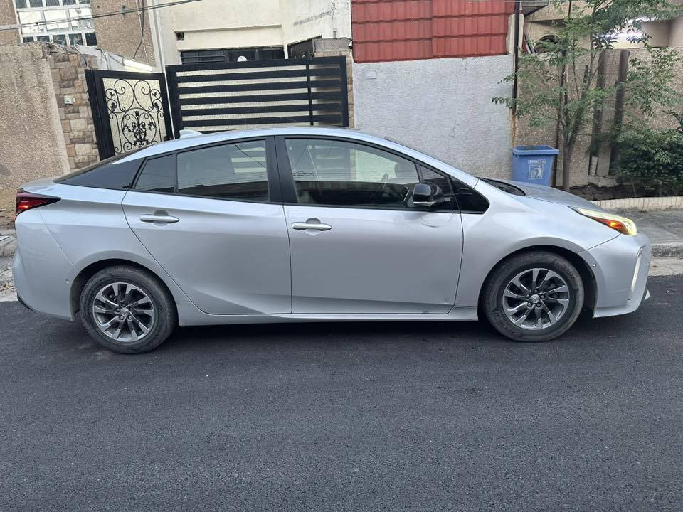 السلام عليكم

للبيع تويوتا بريوس

موديل 2022

الفئه : X LE Night Shade

المواصفات 

بصمة 

شاشة

كامرة

حساسات 360 درجة

رادار امامي 

تحديد مسار 

توقف ذاتي

اصطفاف ذاتي (اوتوبارك) 

رادار خلفي (نقطة عمياء)

انارة امامية LED

اندرويد اوتو و كار بلي 

تدفئة كراسي 

تدفئة ستيرن

شاشة لعرض

السيارة جدا نظيفه ومناقصها اي شي 

مكانها بغداد 

السعر ١٤٥$

للاستفسار يرجى الاتصال على الرقم التالي: ***********
