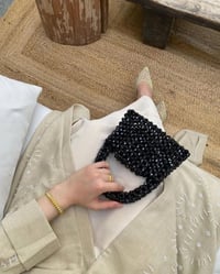 بنات • موديل • قابل تفاوض